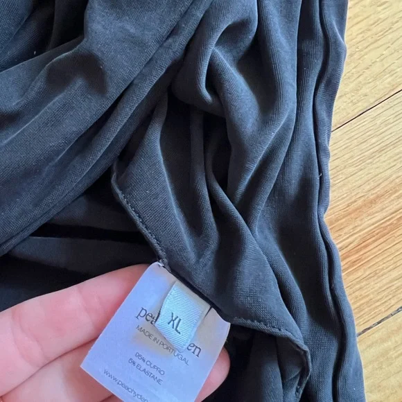 Peachy Den Kylie top in Graphite - Picture 2 of 3